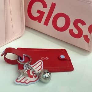 GLOSSIER DC STICKER/LUGGAGE TAG + KEYCHAIN